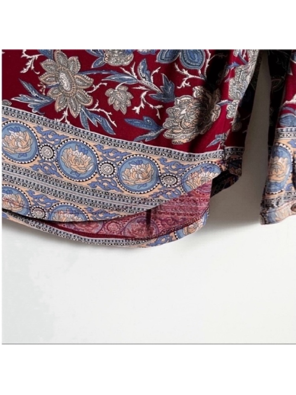 Lucky Brand henley shirt burgundy red floral blue paisley boho split neck - Picture 5 of 9